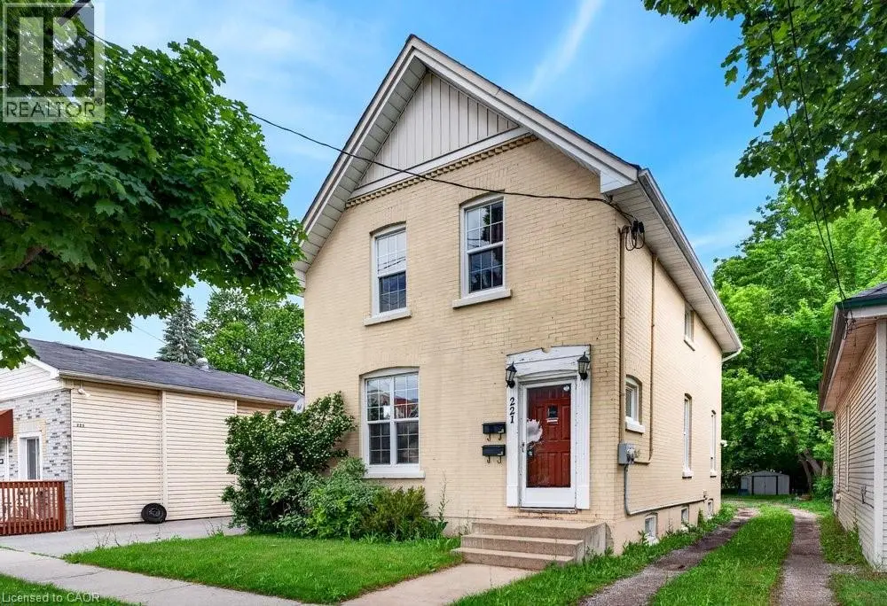 221 Grand River Avenue, Brantford
