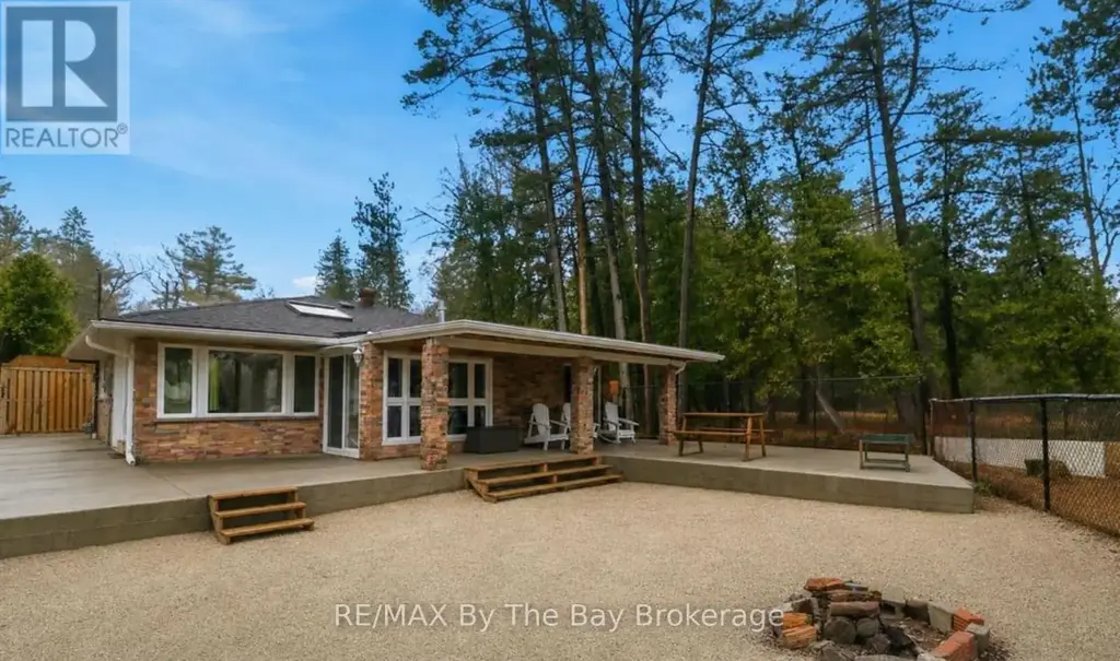 54 Homewood Avenue, Wasaga Beach