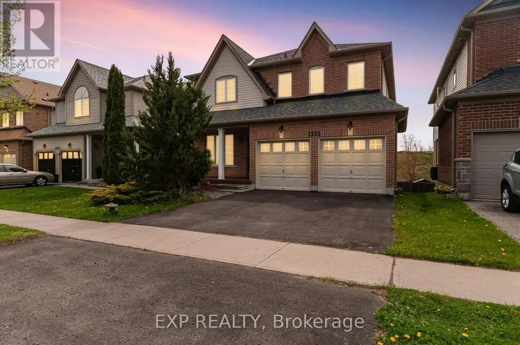 1335 Langley Circle, Oshawa (Pinecrest)
