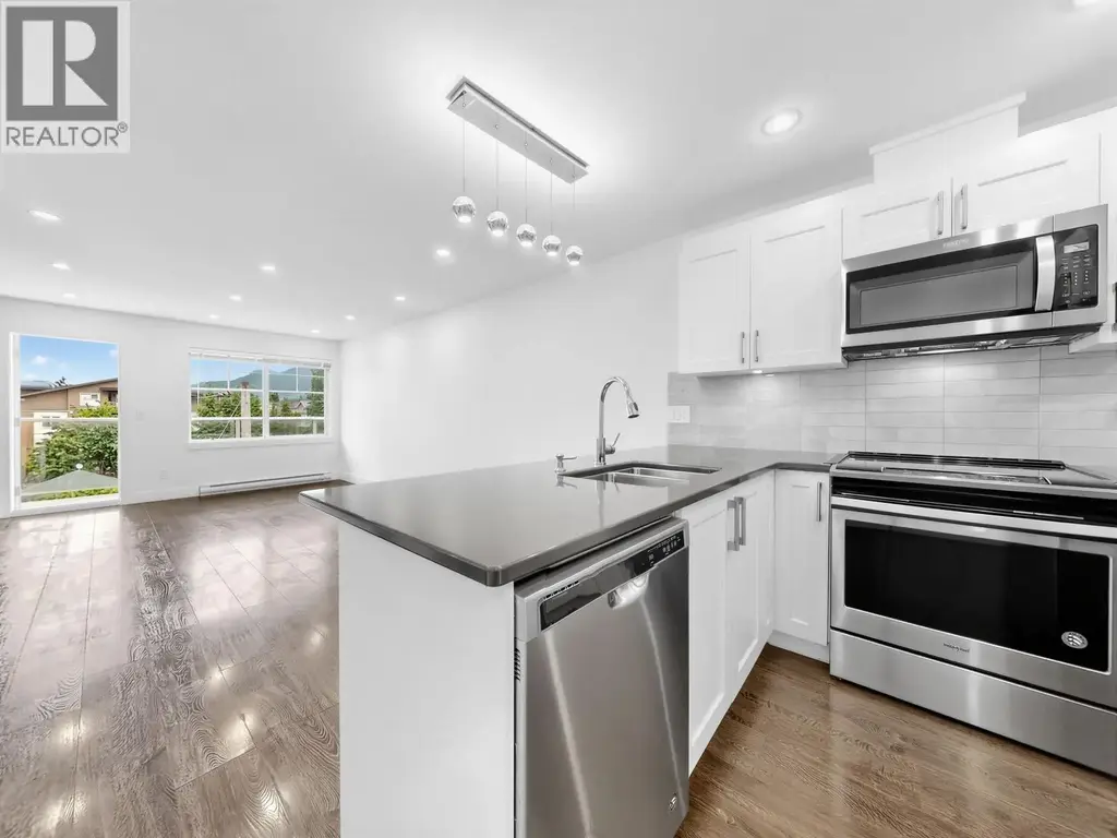 401 1990 Westminster Avenue, Port Coquitlam