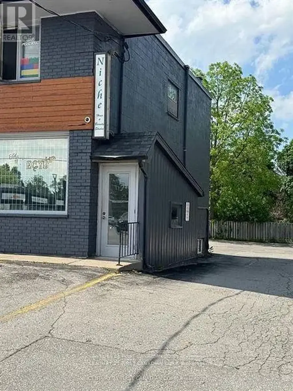 1 - 2479 Main Street E, London South (South V)