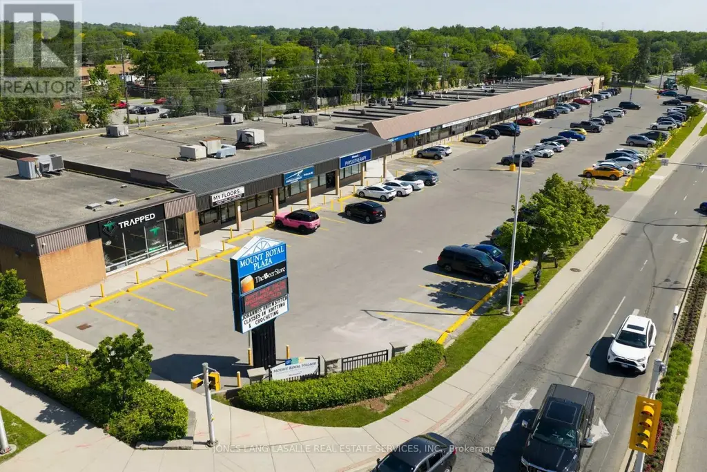 2007 Mount Forest Drive, Burlington (Mountainside)