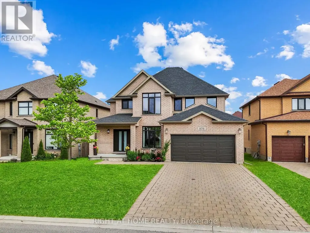 878 Zaifman Circle, London North (North B)