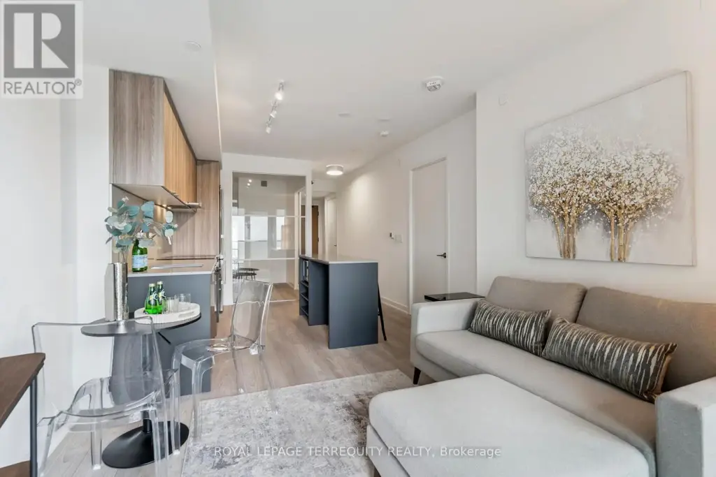 809 - 8 Tippett Road, Toronto (Clanton Park)