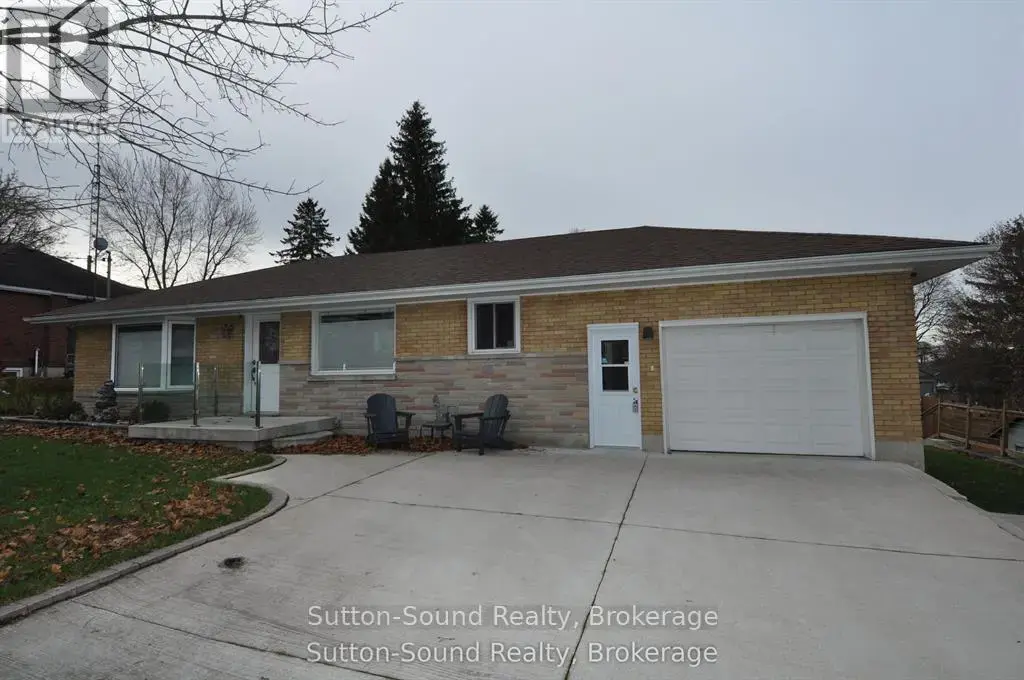 10 Brownlee Street S, South Bruce