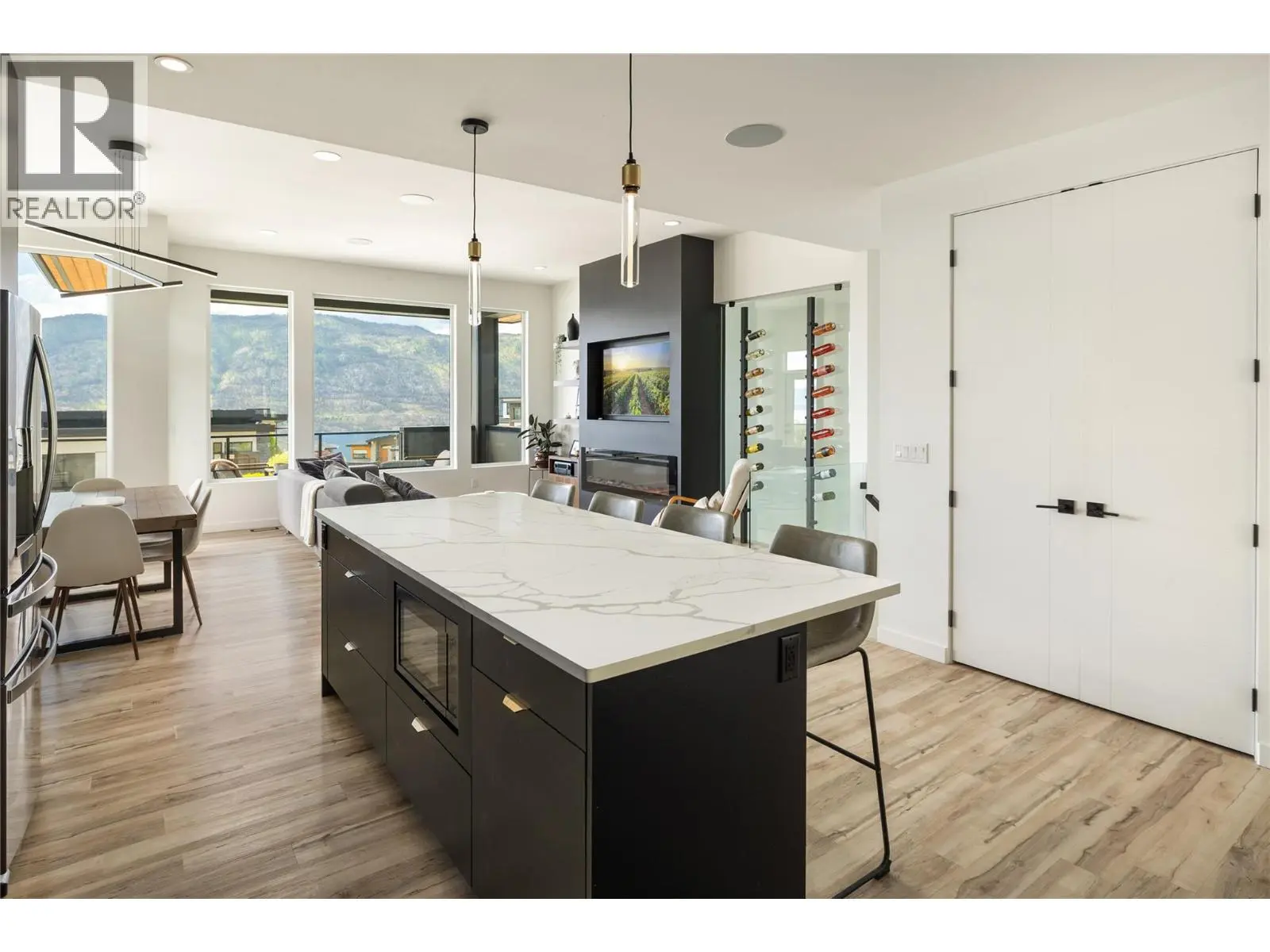 9499 Ledgestone Road. Lake Country, British Columbia