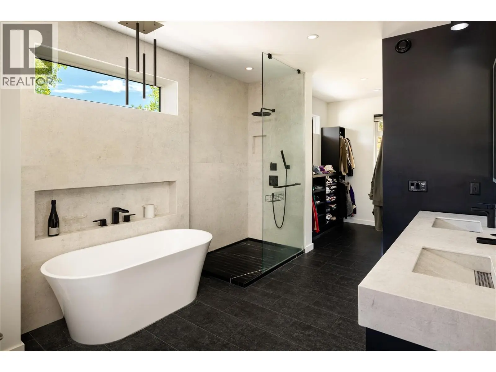 9499 Ledgestone Road. Lake Country, British Columbia