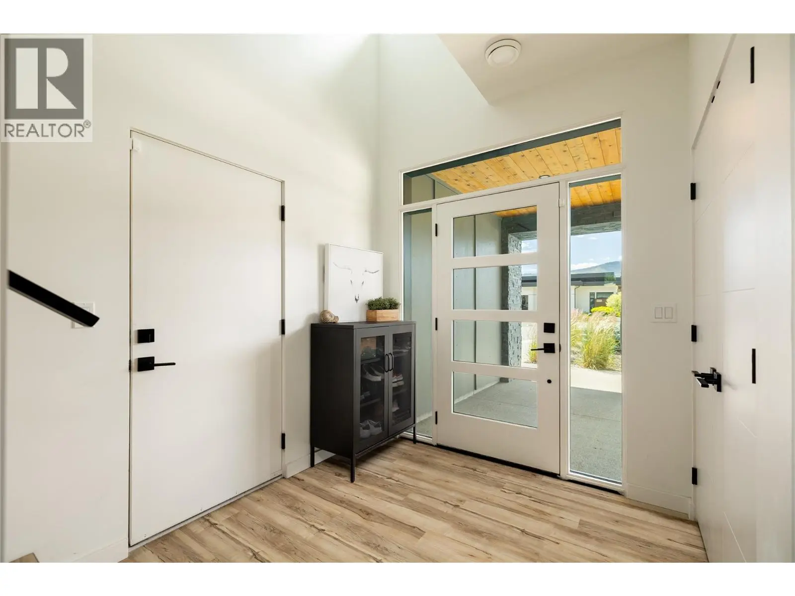 9499 Ledgestone Road. Lake Country, British Columbia