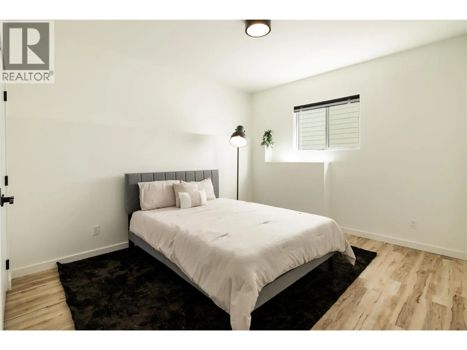 9499 Ledgestone Road. Lake Country, British Columbia