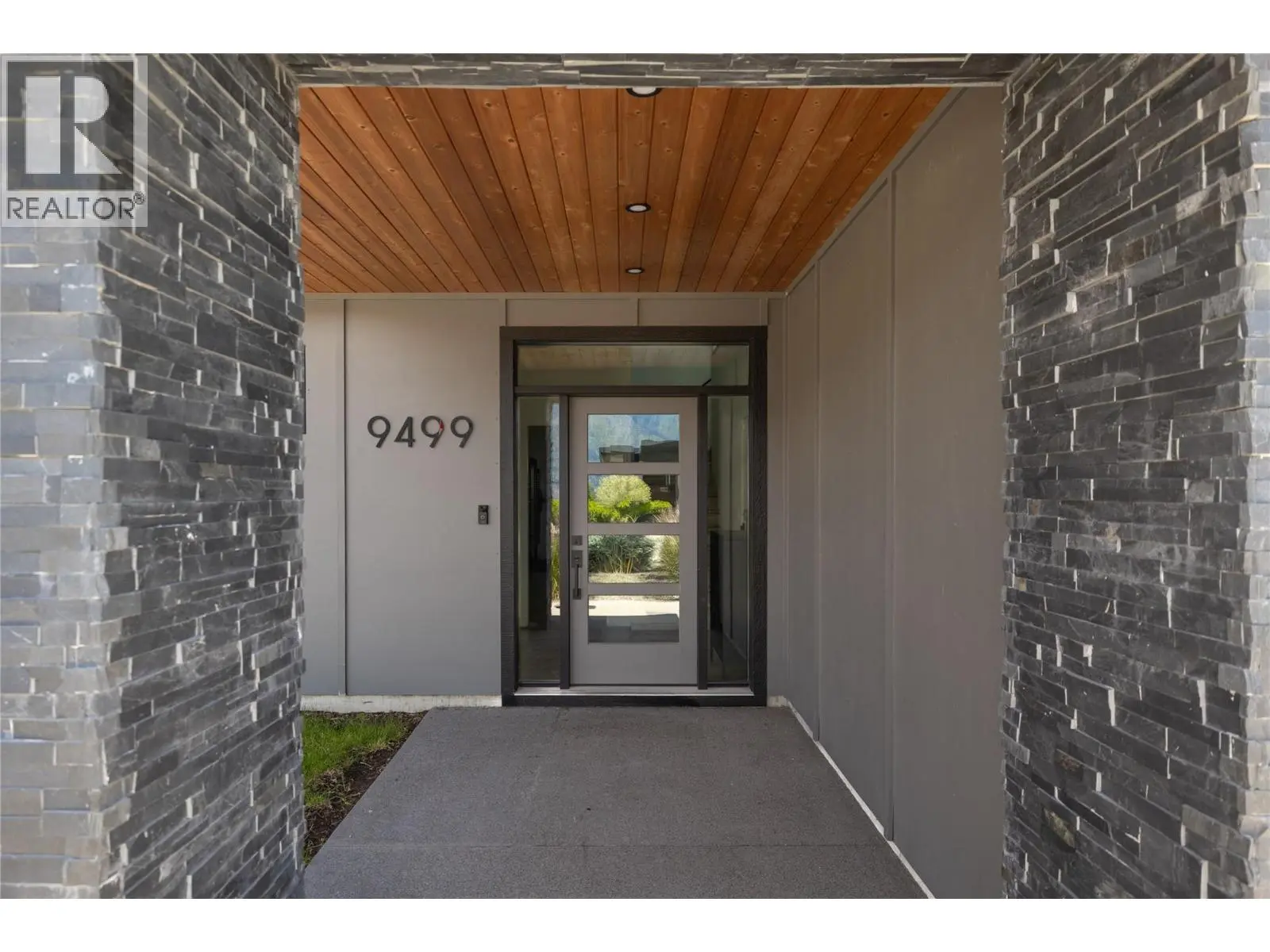 9499 Ledgestone Road. Lake Country, British Columbia