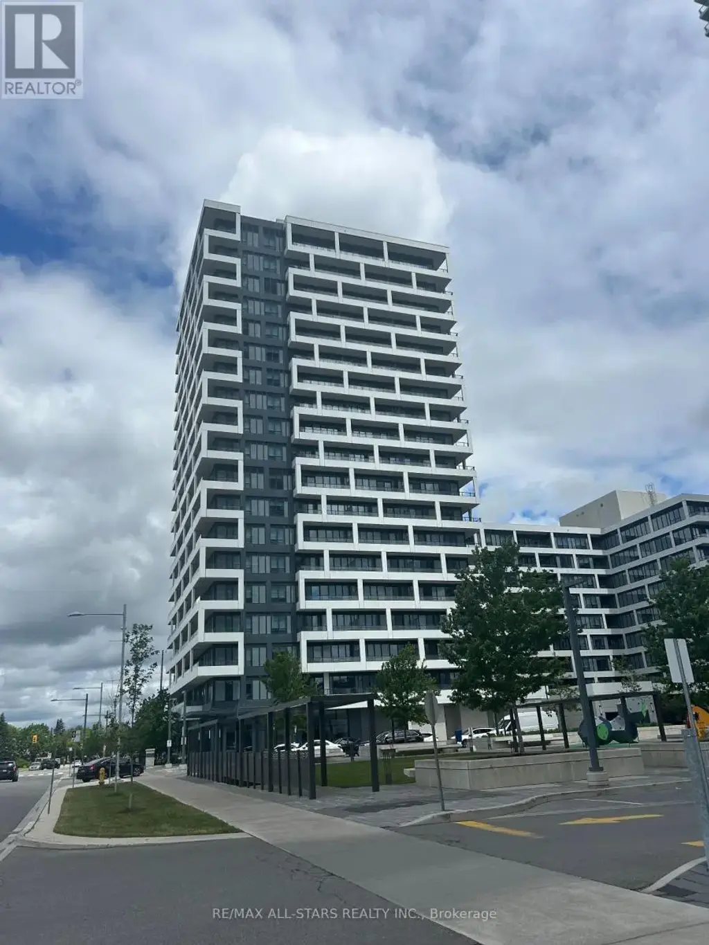 809 - 38 Water Walk Drive, Markham (Unionville)