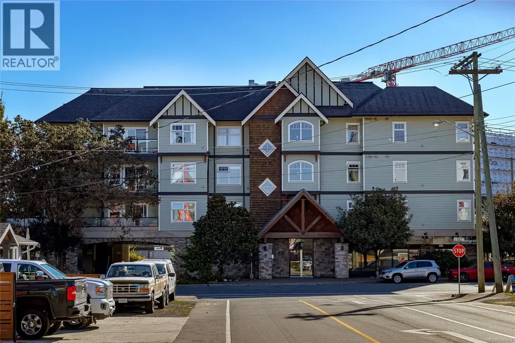 303 2881 Peatt Rd, Langford