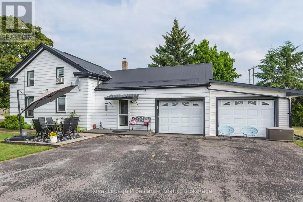 113 South Trent Street, Quinte West (Frankford Ward)