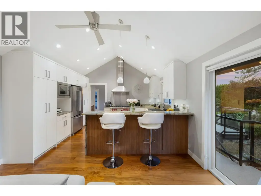 4786 Meadfeild Court, West Vancouver