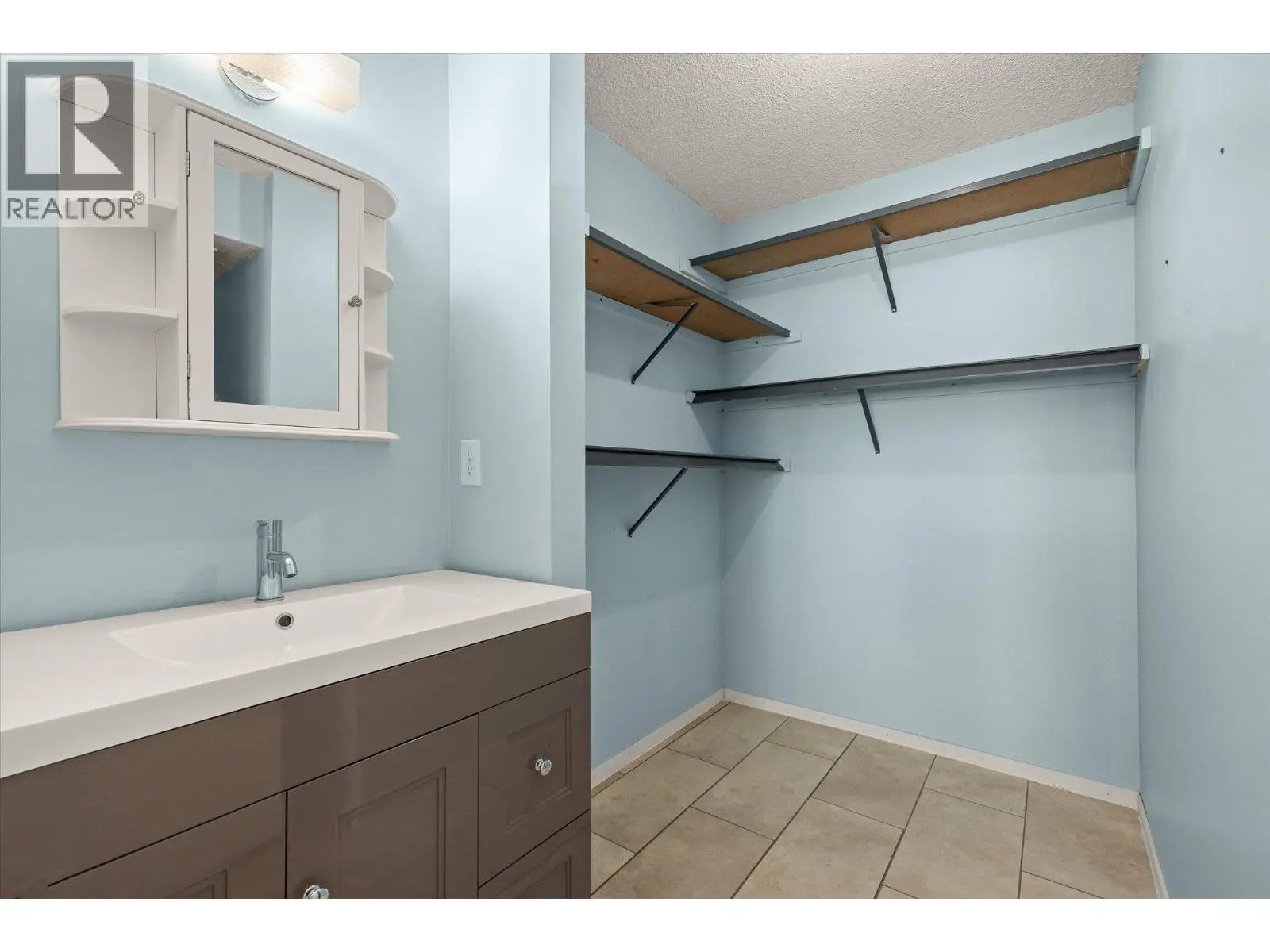 880 Badke Road Unit# 203a. Kelowna, British Columbia