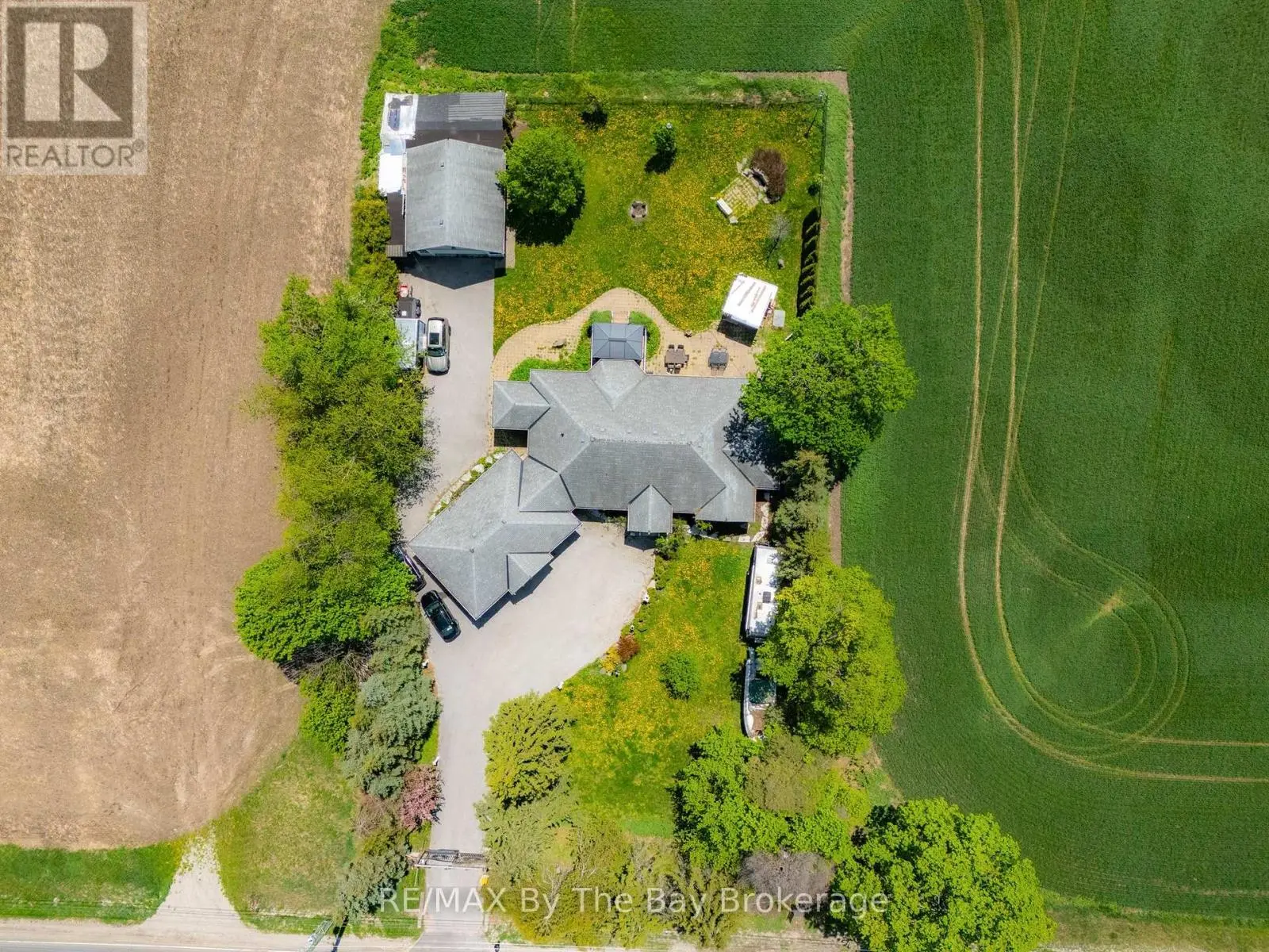 2569 Lockhart Road, Innisfil