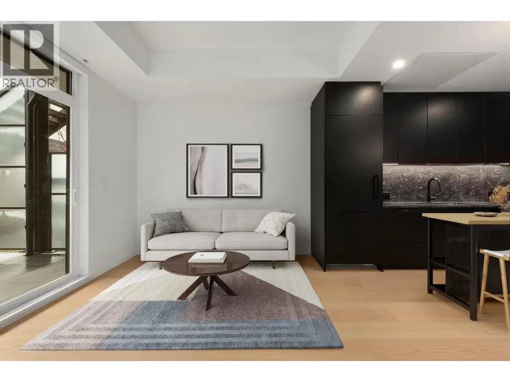122 650 E 2nd Street, North Vancouver