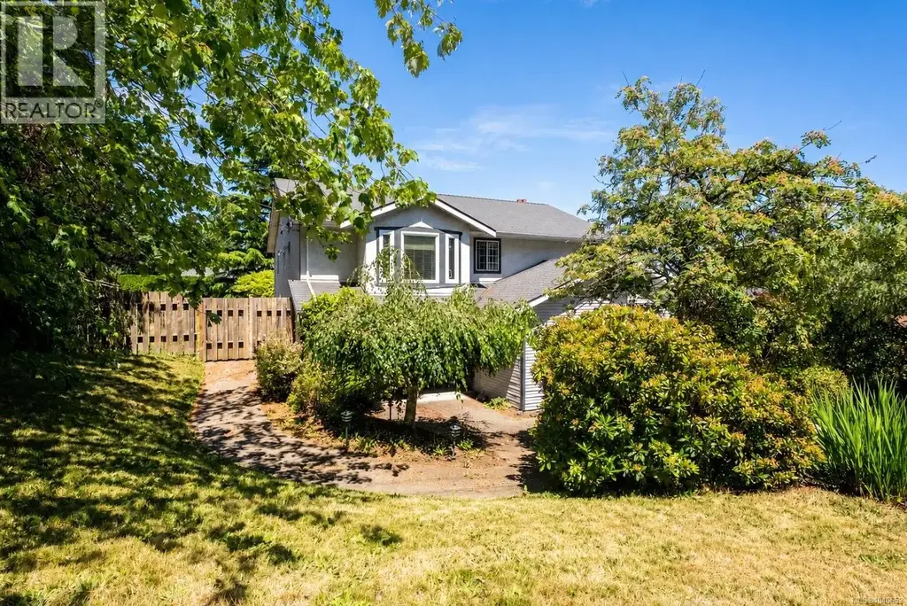 2162 Stelly's Cross Rd, Central Saanich