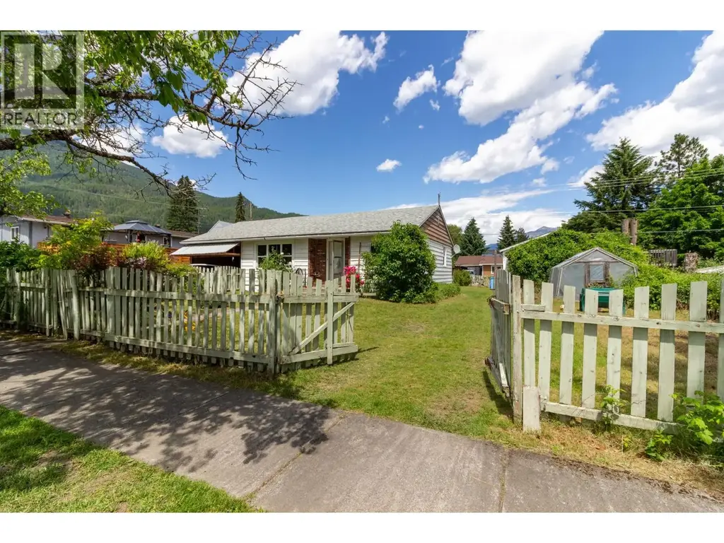 238 B Avenue, Kaslo