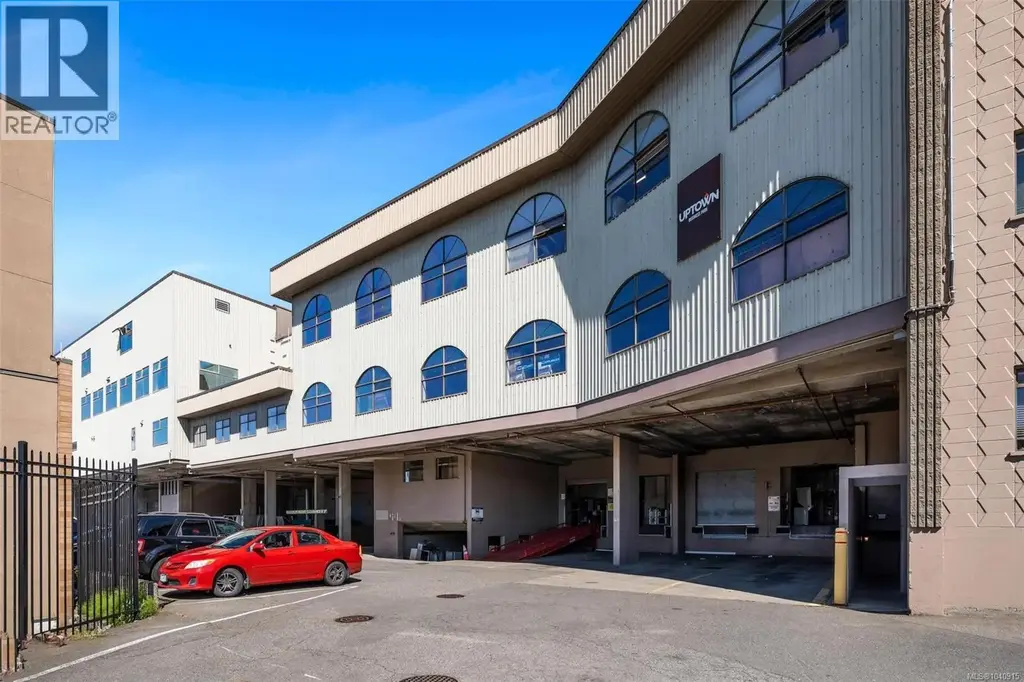 4a&b 601 Boleskine Rd, Saanich