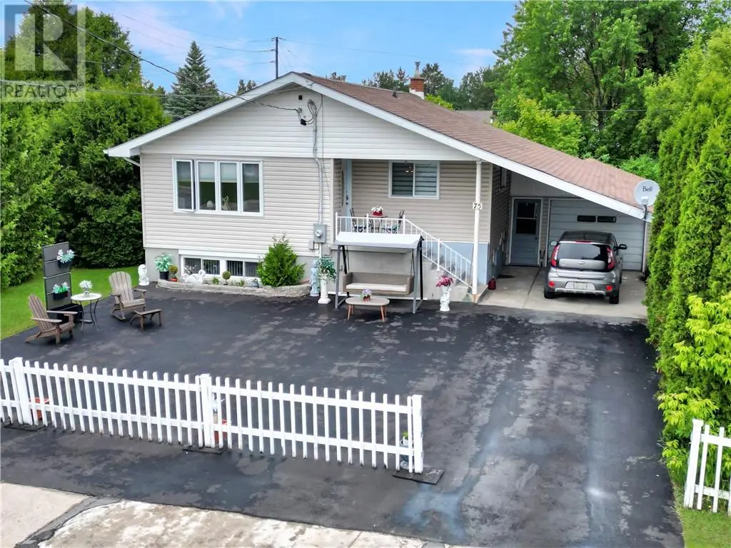 75 Main Street East, Chelmsford