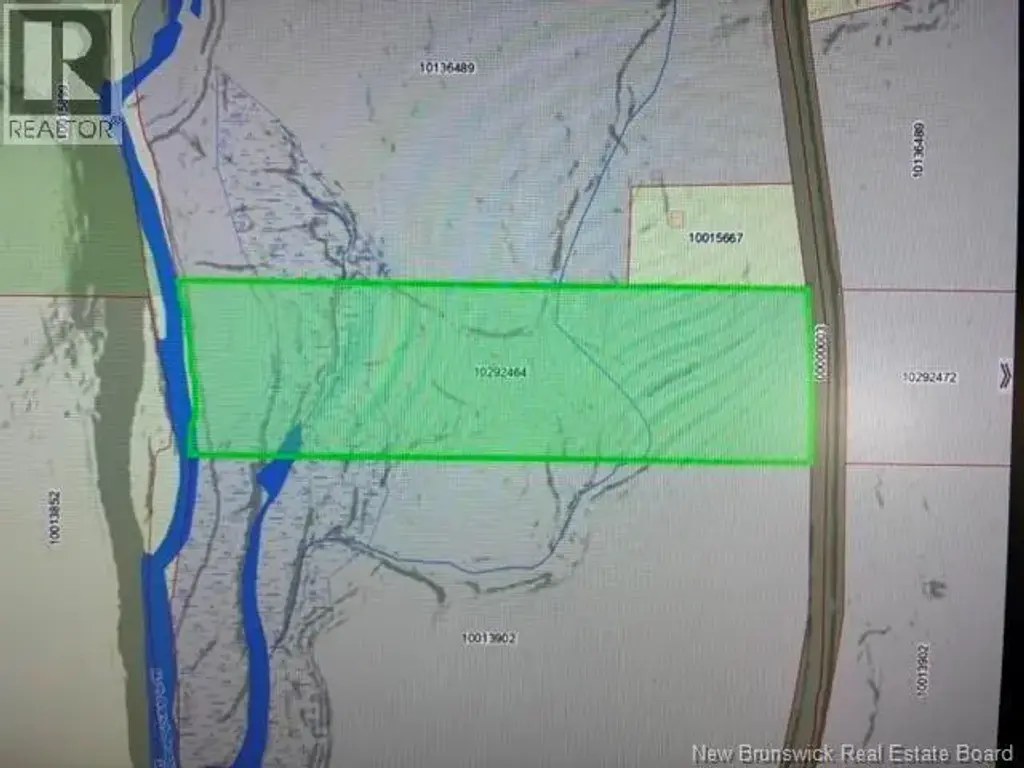 Lot Route 104, Cloverdale
