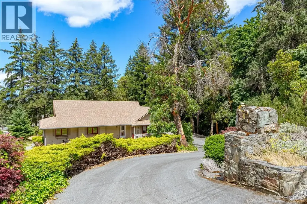 1255 Mckenzie Dr, Duncan