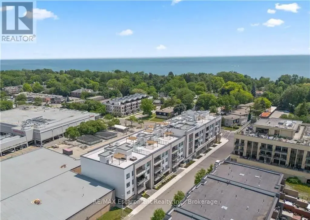 303 - 123 Maurice Drive, Oakville (CO Central)