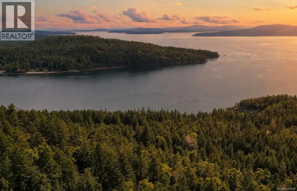346 Deacon Hill Rd, Mayne Island