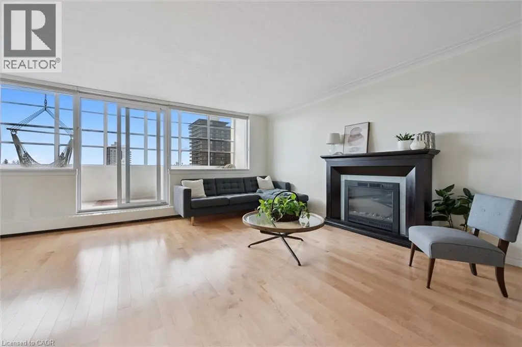 65 Westmount Road N Unit# 910, Waterloo