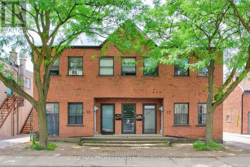 10-12 Snider Avenue, Toronto (Briar Hill-Belgravia)