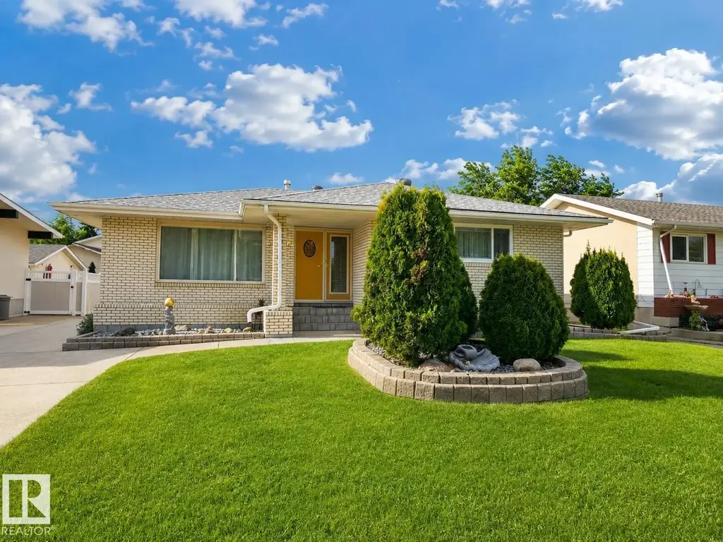 7612 40 Av Nw, Edmonton