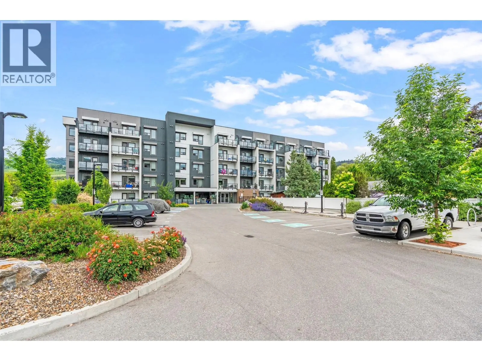 Photo of Listing #10392073