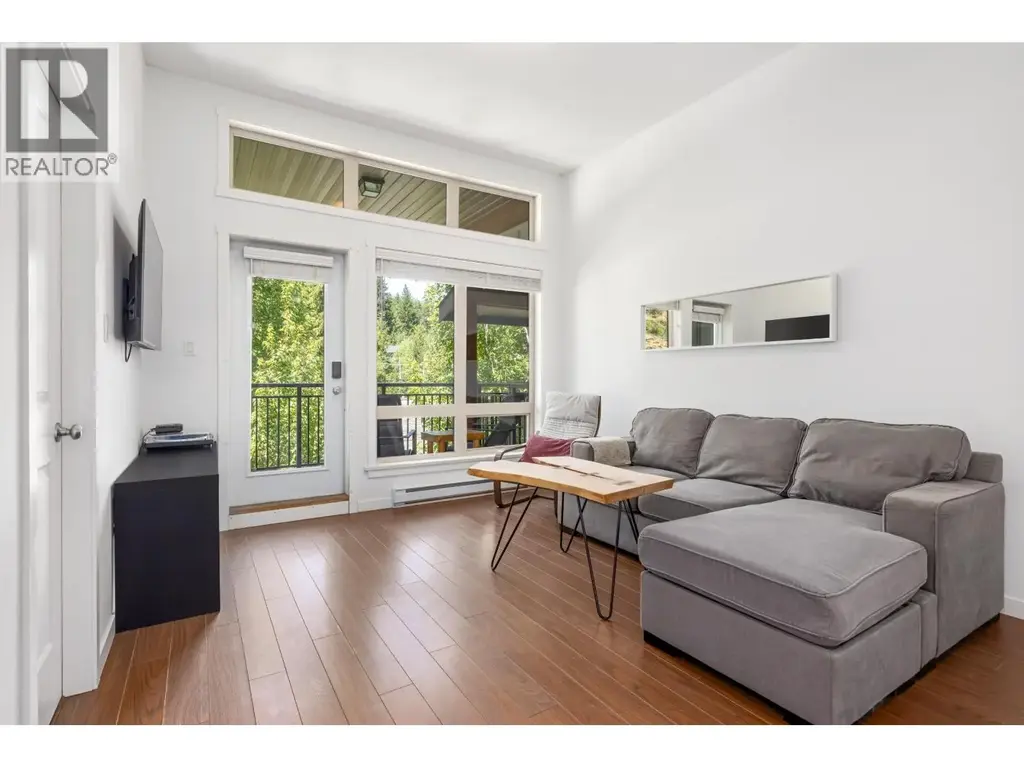 7 7450 Prospect Street, Pemberton