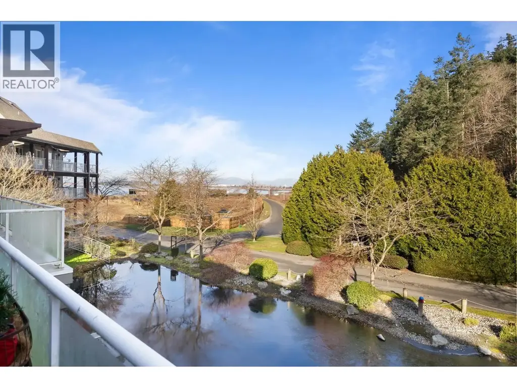320 1120 Tsatsu Shores Drive, Tsawwassen