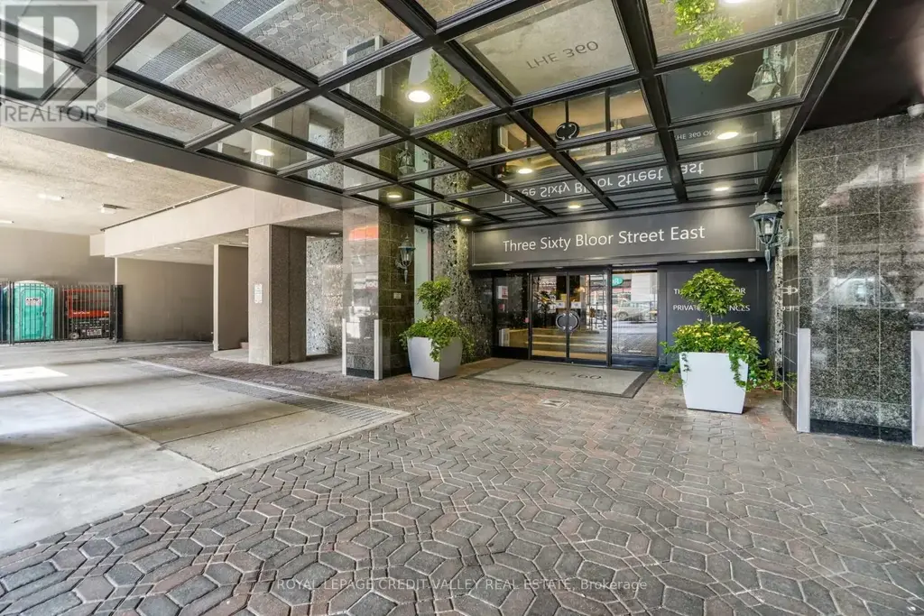 601 - 360 Bloor Street E, Toronto (Rosedale-Moore Park)
