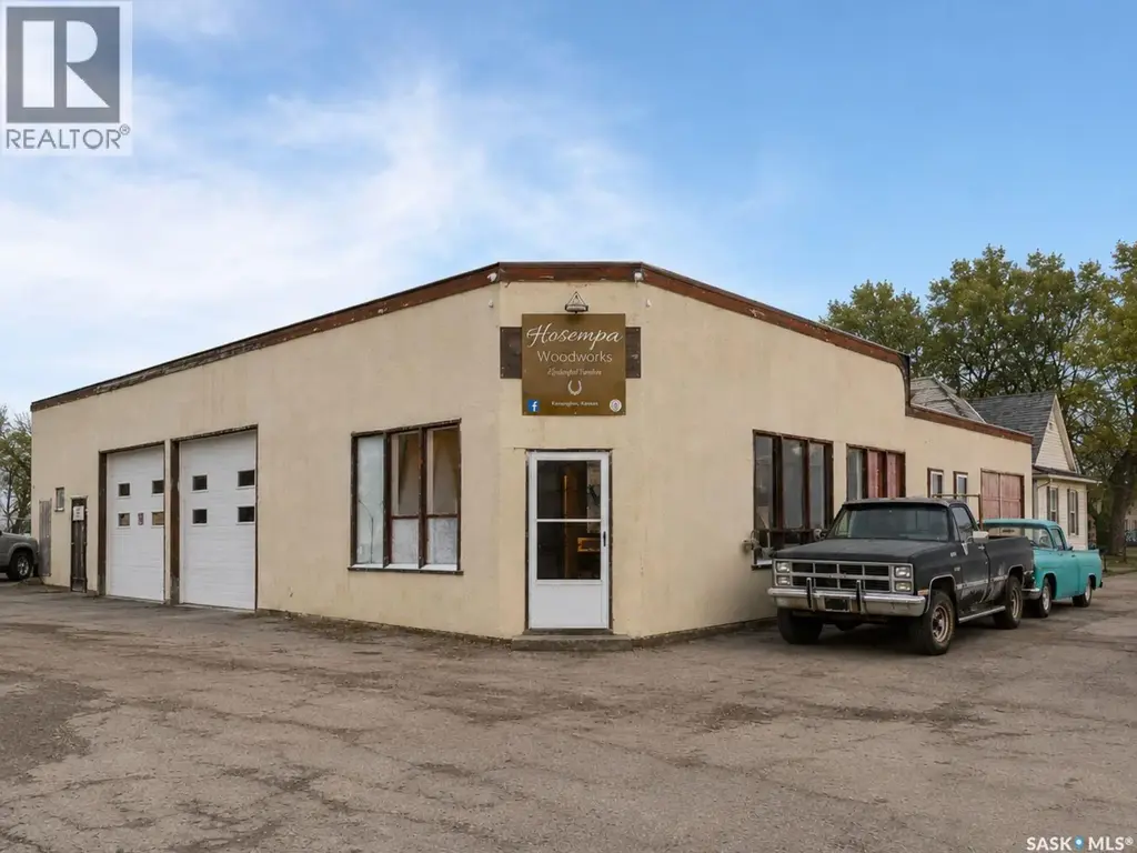 503 Railway Avenue, Glenavon