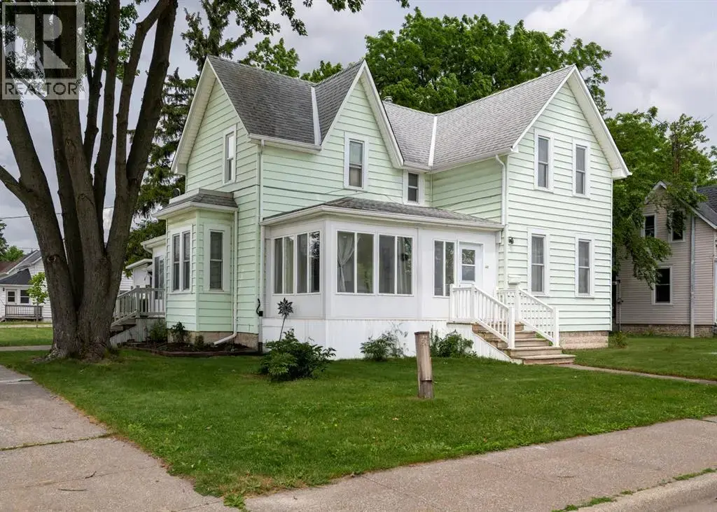 441 Queen Street, Petrolia