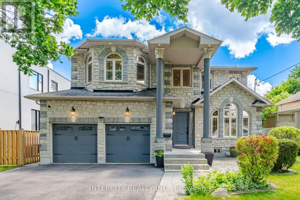 25 Lockheed Boulevard, Toronto (Humber Heights)