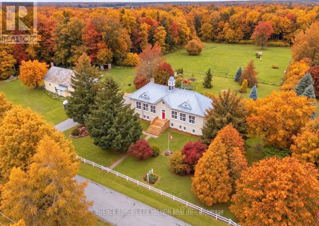 21481 Butternut Lane, South Glengarry