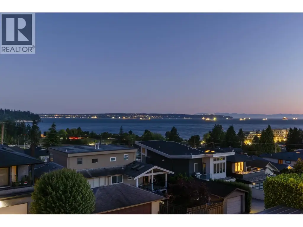 1104 Esquimalt Avenue, West Vancouver