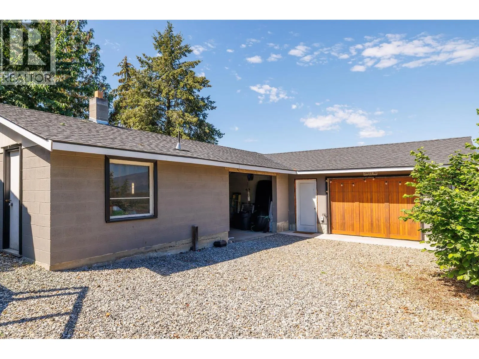 2020 Goldie Road. Lake Country, British Columbia
