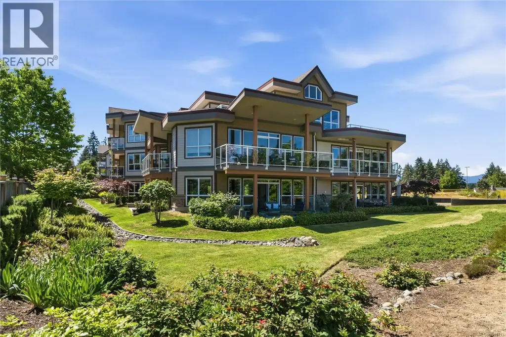 302 439 College Rd, Qualicum Beach
