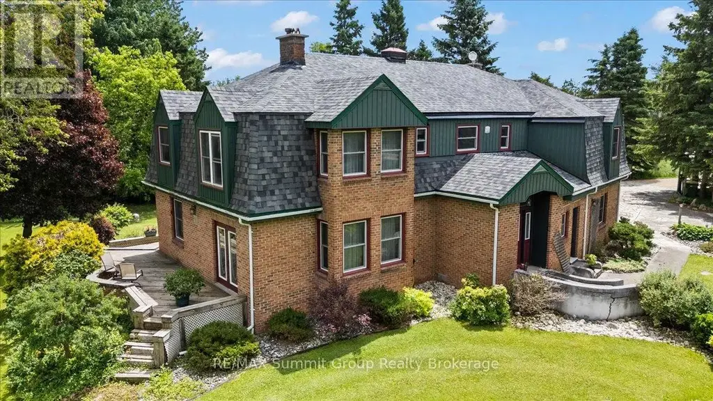 774549 Highway 10, Grey Highlands