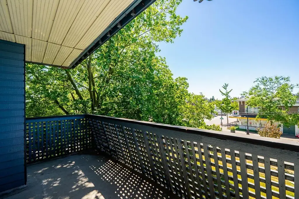 207 17661 58a Avenue, Surrey