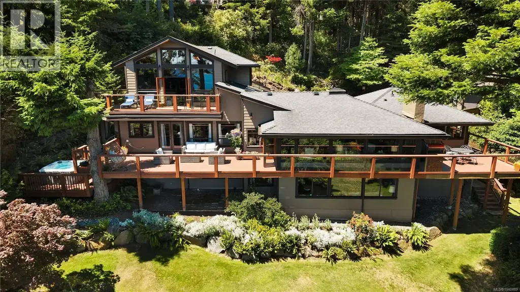 1370 Ivor Rd, Nanaimo