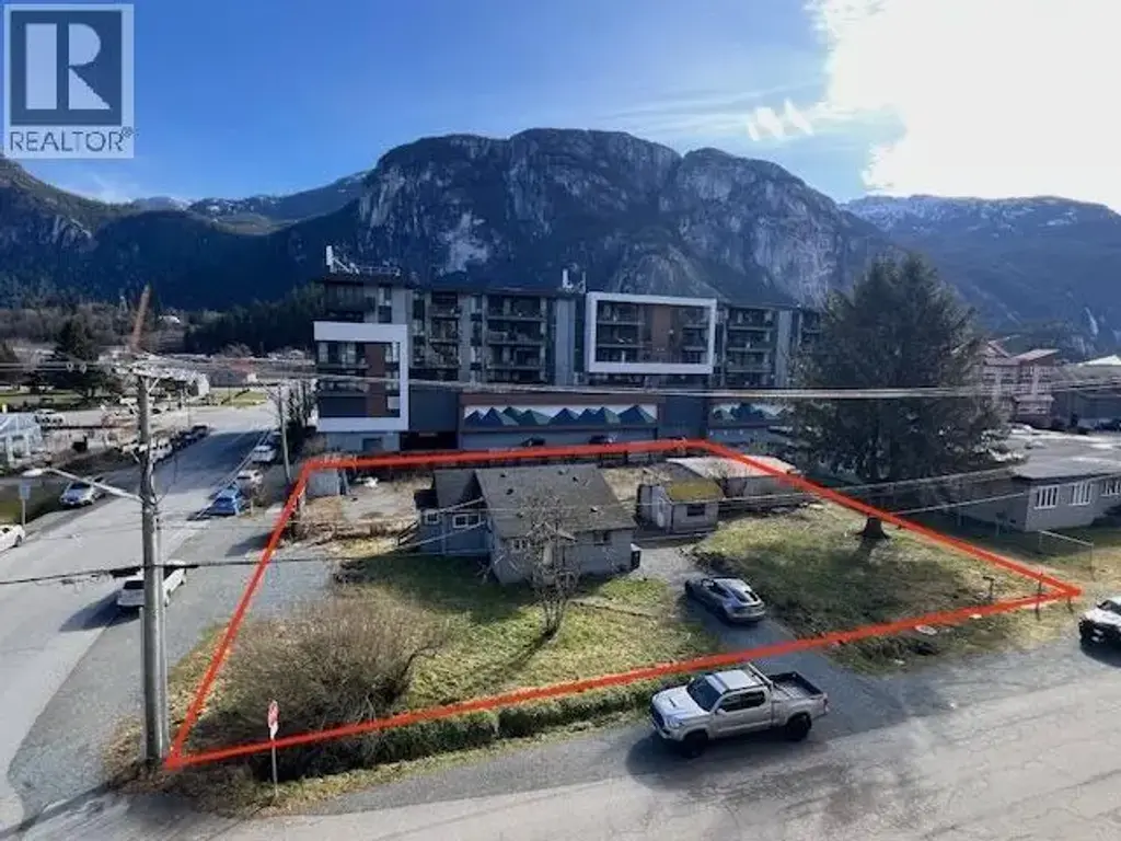 1358 1362 1366 Main Street, Squamish