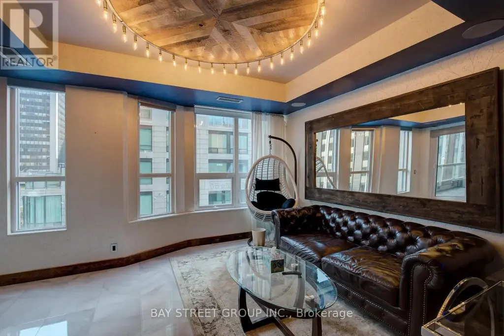 301 - 68 Yorkville Avenue, Toronto (Annex)