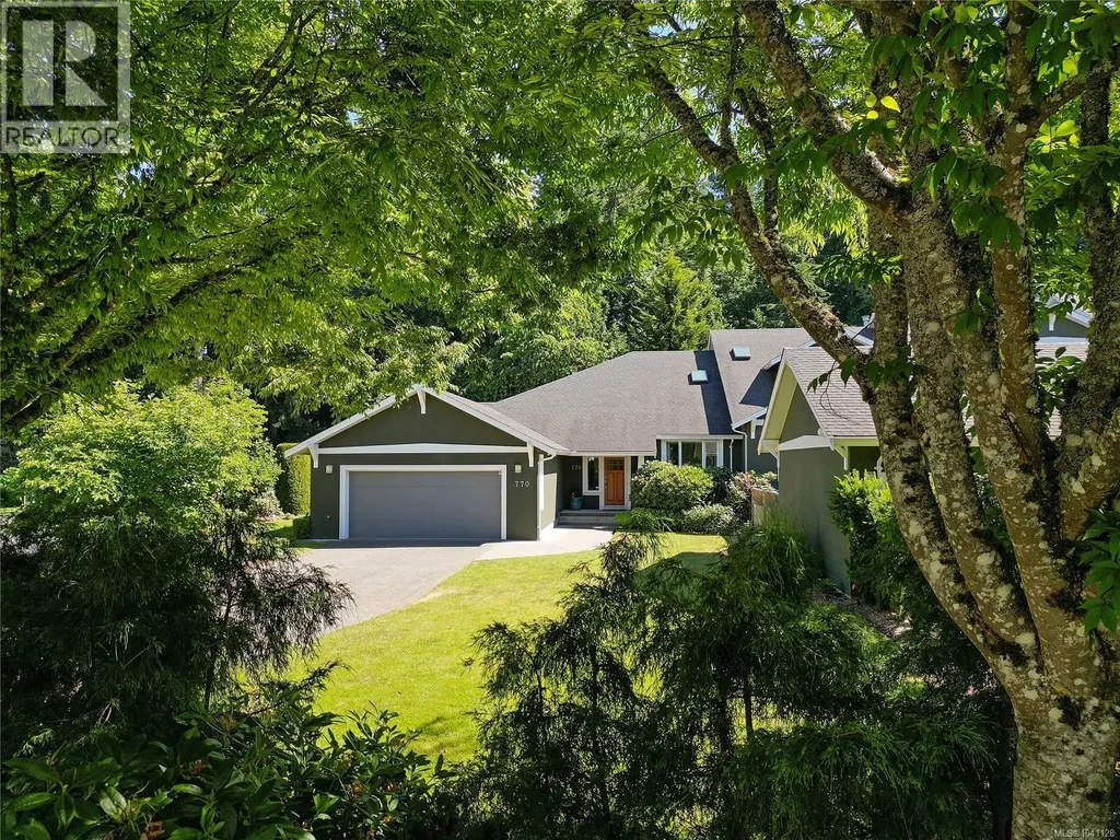 770 Hill Rise Lane, Saanich