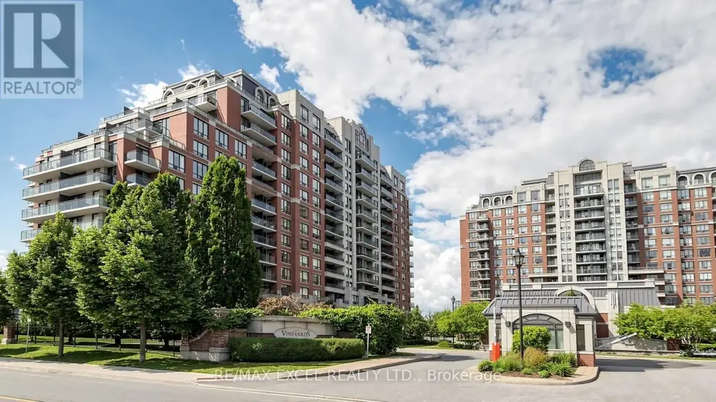318 - 310 Red Maple Road, Richmond Hill (Langstaff)